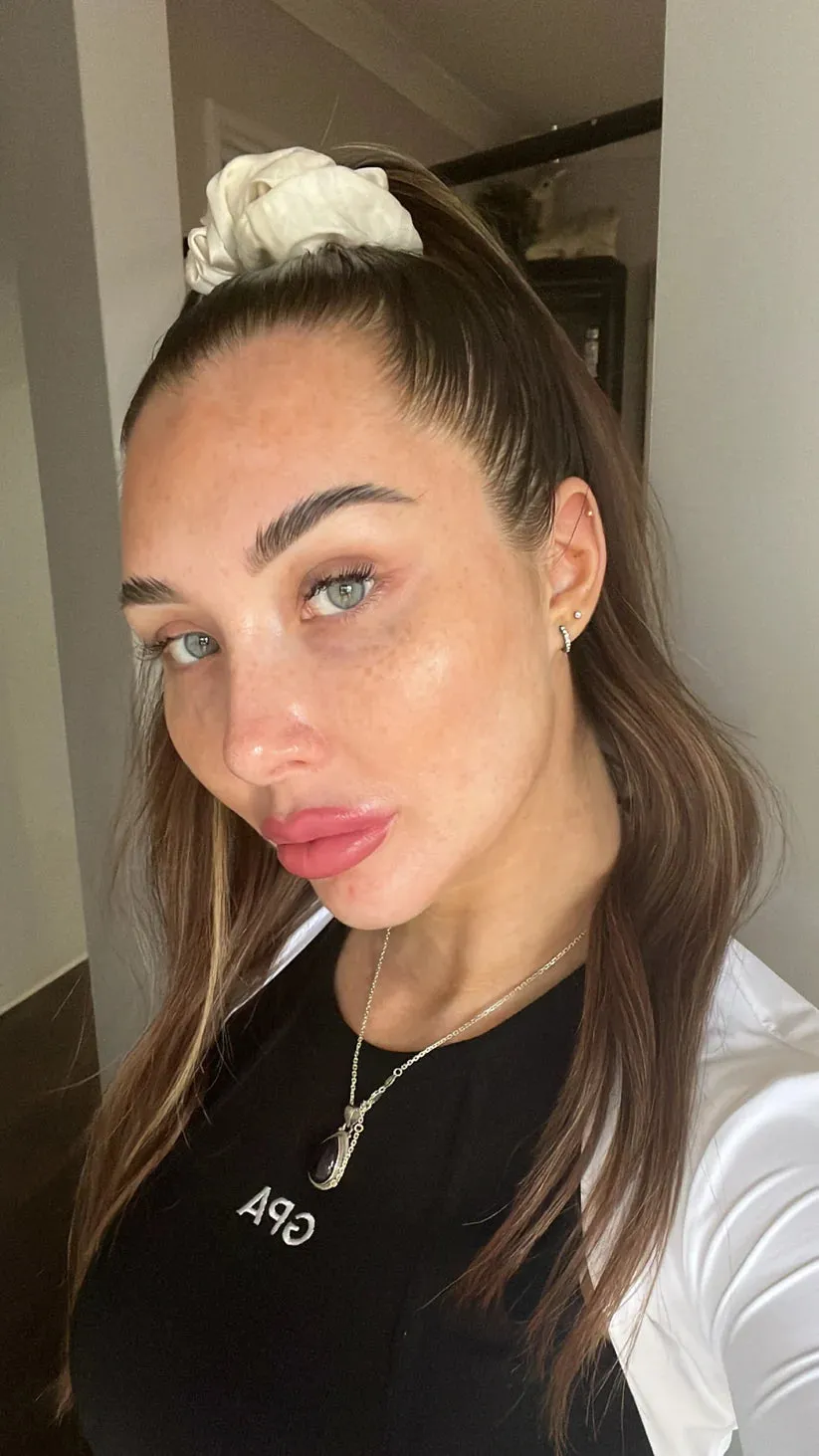 BB Sleek Brow Wax